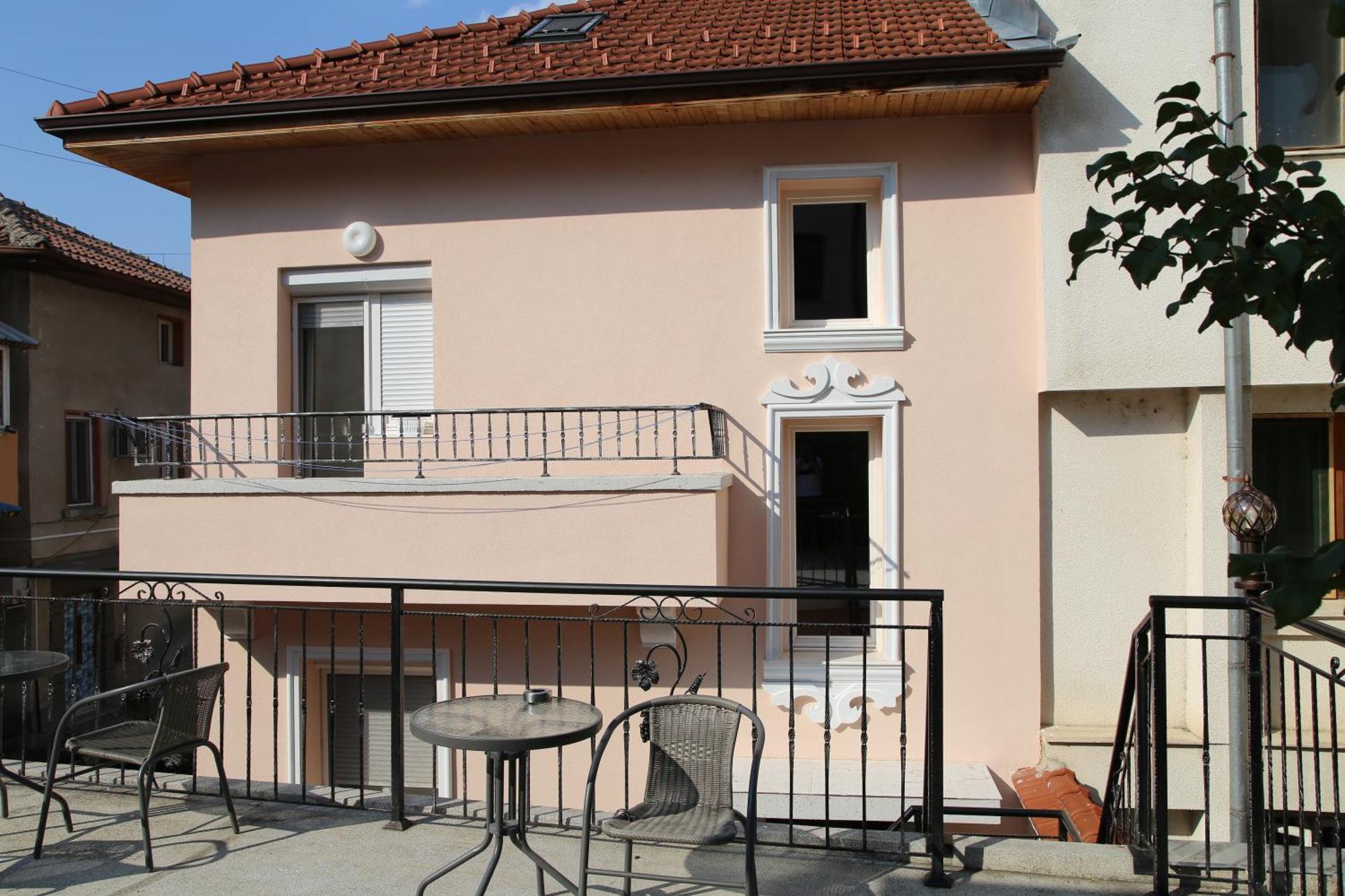 Ema Artistic House Hotel Pleven Buitenkant foto